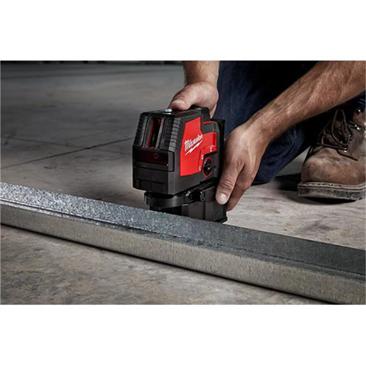 Milwaukee Tool USB Rechargeable Green Cross Line & Plumb Points Laser - Image 7