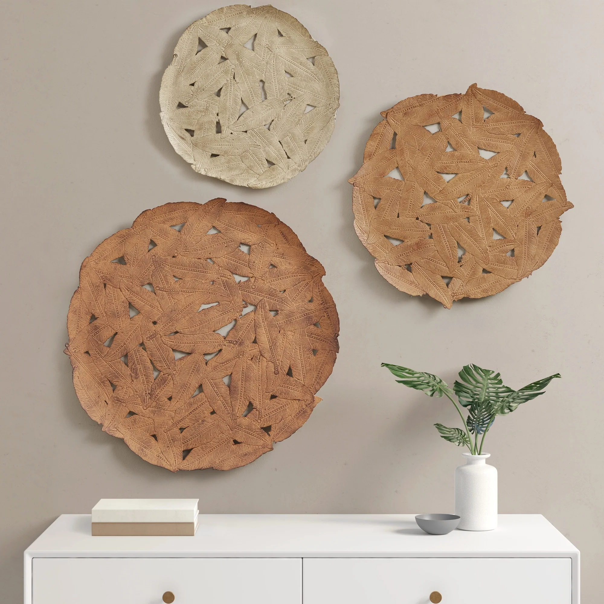 Textured Feather 3-Piece Metal Disc Wall Decor Set, Decorative Wall Art for Home - Image 3