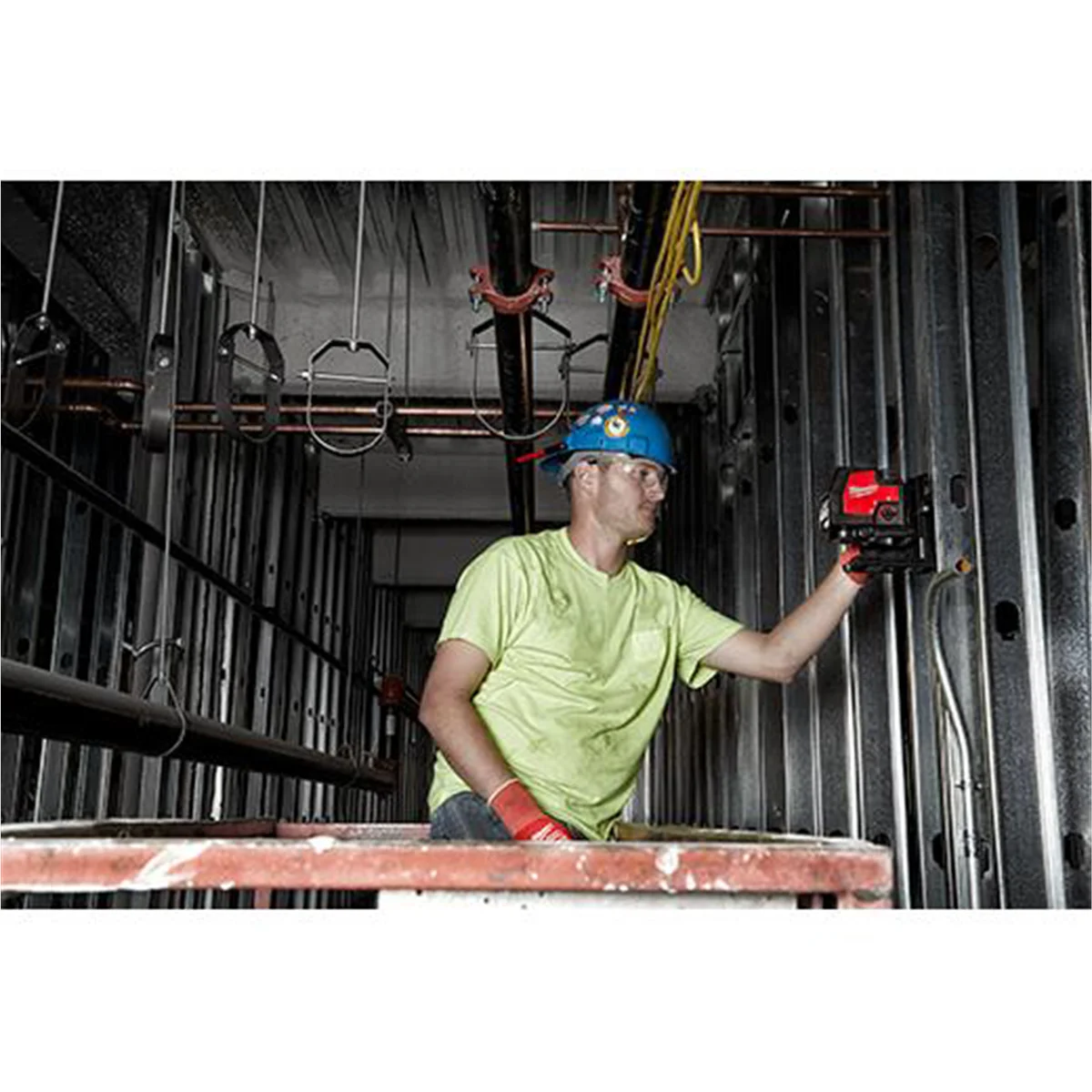 Milwaukee Tool USB Rechargeable Green Cross Line & Plumb Points Laser - Image 6