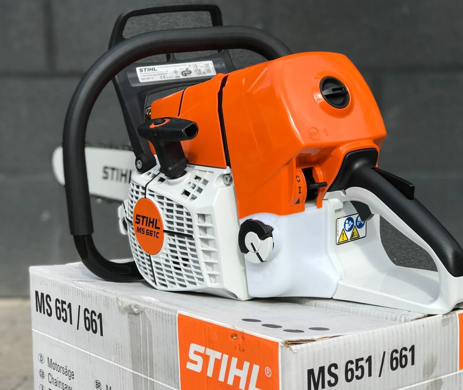 MS 661 C-M 32-Inch Professional Chainsaw - Image 2