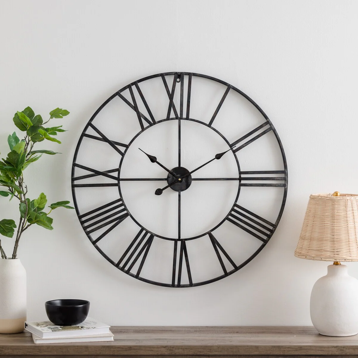 Modern Round Metal Wall Clock, Decorative Circular Hanging Clock for Living Room, Bedroom and Office - Image 10