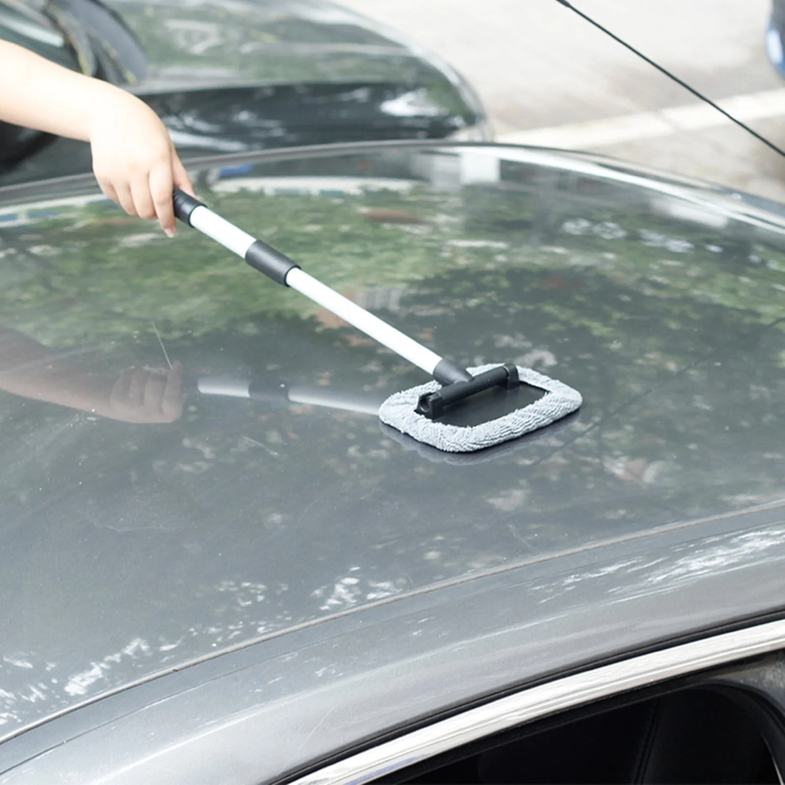Lingouzi Car Cleaning Brush,extendable Windshield Cleaning Tool, Strong Absorbent Car Window Cleaner with 2 Pcs Washable Pads , Multifunctional Use Windshield Cleaner Tool Kit - Image 7