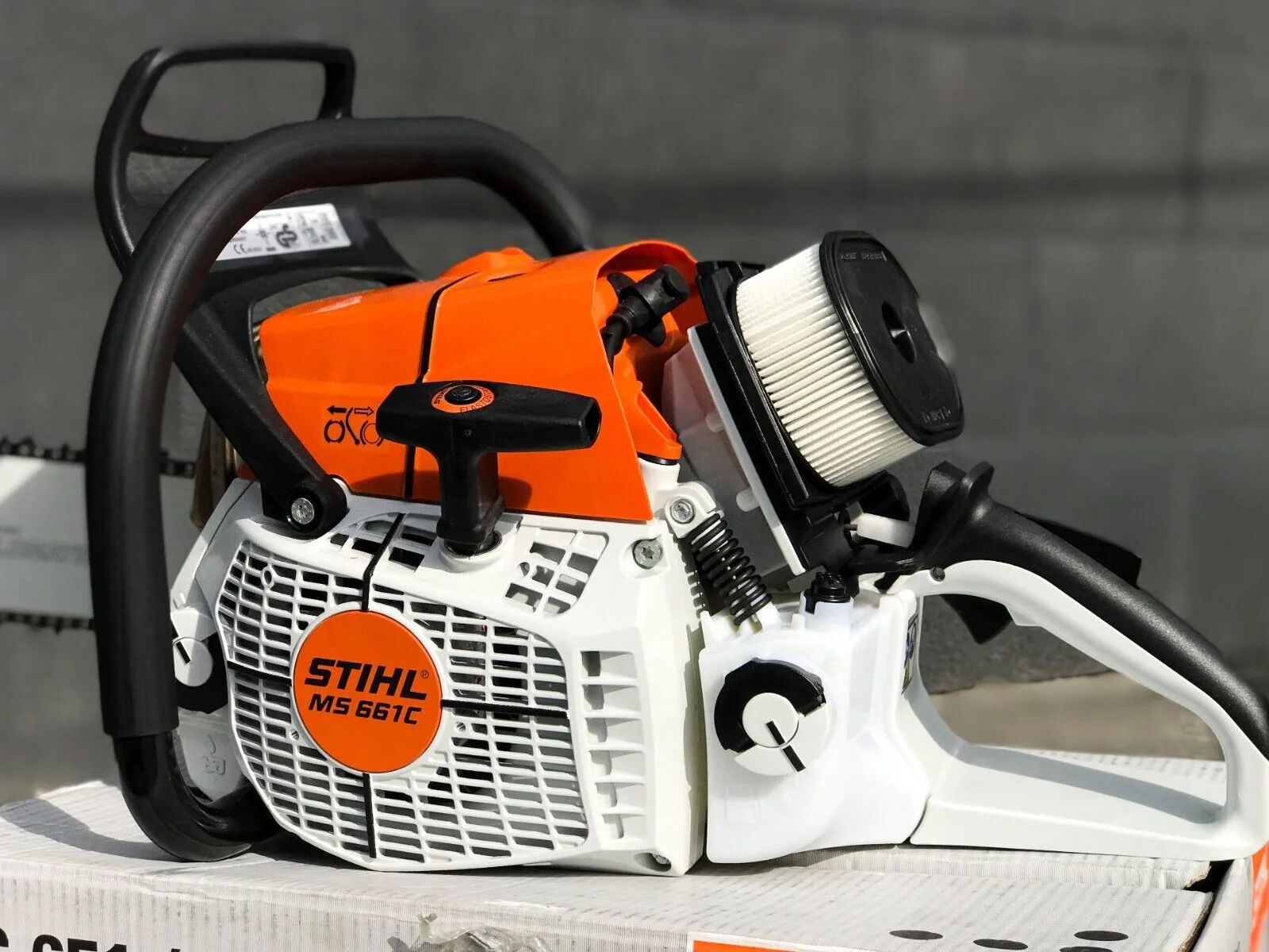 MS 661 C-M 32-Inch Professional Chainsaw - Image 3